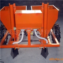 供应种植机械2CM土豆种植机potatoplanter电话：15166928555