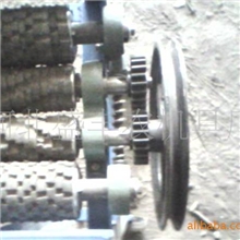 本厂厂价供应两辊，四辊玉米剥皮机及全套配件，欢迎洽谈。