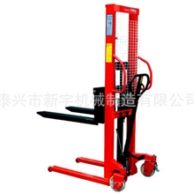 定制1吨车身总高1.95M手动液压堆高车(两叉止间用铁板盖上)