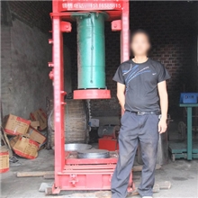 2012年最新生产不用踩枯的茶油榨油机榨油机