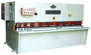 供应：QC12Y-4X4000液压摆式剪板机