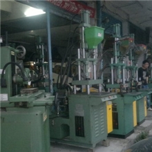 供应二手立式注塑机、丰铁200型，08年产，一批，低价转让