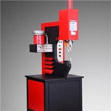 供应全自动铆钉机