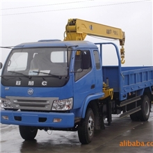 供应新型随车吊，一流的品质欢迎您的来电