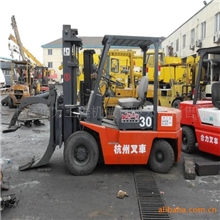 1-3吨二手软包夹叉车纸卷夹叉车圆包夹叉车报夹叉车