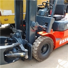 供应合力3吨园夹报叉车/内燃机叉车
