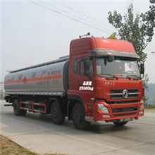 东风天龙前四后四运油车（小三轴）多少钱一辆13886882448