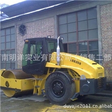 一拖洛阳洛建8吨机械驱动单钢轮振动压路机LSS208