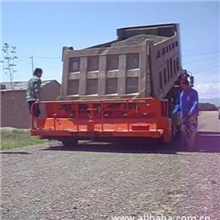 碎石撒布机不改车、不占车、与车同步