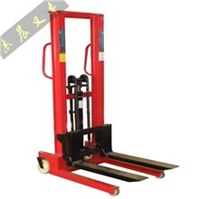 1吨手动堆高车，特价堆高车