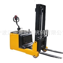 【专业厂家】供应质优价美高品质电动平衡重车（图）