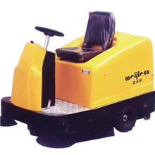 新型节能清洁环保驾驶式电动清扫车、扫地车、扫地机、清扫车