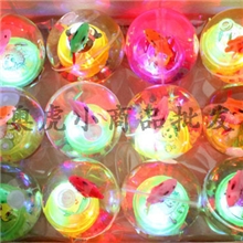 [直径55mm]闪光带鱼透明水晶弹力球卡通发光跳跳球常年热销玩具
