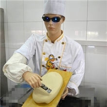 自动高质食品机械不锈钢刀削面机机器人削面机长期供应优惠！