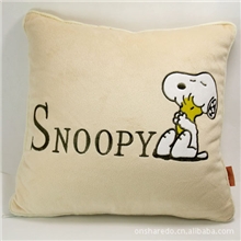 Snopy超柔软短绒车用空调被抱枕被米色卡通抱枕