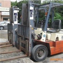 供应二手电瓶、柴油叉车