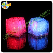 厂家供应按健发光冰块按健闪光冰块（三种闪光模式，尺寸为35MM