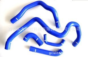 供应高质量硅胶汽车水管防爆耐高温耐老化性能优越