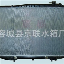 专业供应汽车散热器日产皮卡自动挡