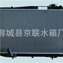 厂家供应汽车散热器日产皮卡P31