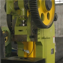 【南京厂家直销】精品J23-100T国标冲床动作灵敏，性能可靠