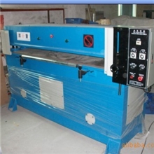 供应河南周口驻马店新乡精密四柱油压裁断机裁床啤机