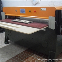 厂价供应油压四柱手袋裁断机