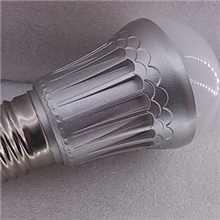 厂家直销:5W银色球泡灯外壳，LED塑料球泡套件，导热塑料件，灯罩