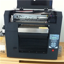 博易创专业小型UV万能打印机厂家，高质量机器一年质保终身维护