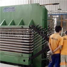 三聚氰胺贴面单.多层热压机