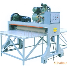 厂家供应辊式涂布机、采用气缸压力，运转平稳，欢迎咨询