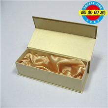 高档红酒器环保包装选择硬纸板翻盖礼品盒