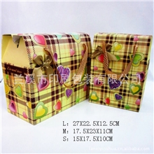 供应黄格子桃心系列包装折叠礼包手提包食品包装盒两件套