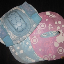 深圳丝印，热烫印刷，移印，不干胶印刷护具裁片黑/白,彩色丝印