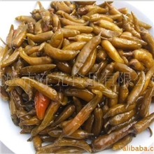 酱腌菜在先厂价直销瓦缸老坛泡菜泡青椒。超辣与泡红椒不同风味