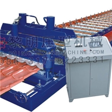 热销供应新型仿古琉璃瓦彩钢板压型机扁线彩钢板压型机