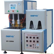 PET半自动吹瓶机广泛应用与吹制各种矿泉水瓶，饮料瓶等