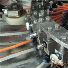 三合一灌装旋盖机三合一洗瓶机旋盖机贴标机