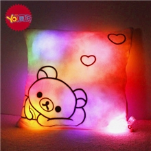 毛绒玩具熊知我心方形发光抱枕居家床头靠垫招代理商