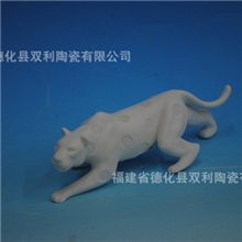 现代工艺礼品：工艺摆件，纯白中温炻瓷，适合家居等各种场合摆设