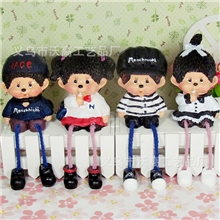 【厂家直销】中号蒙奇奇吊脚节日创意礼品树脂工艺品娃娃摆件