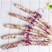 专业生产促销礼品包布衣架木头衣架海绵衣架【量大优惠】