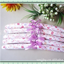 厂家直销：2012最新款布艺衣架