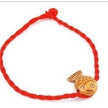 小礼物红绳子开运手链送客礼物红绳仿木小鱼红绳手绳批发