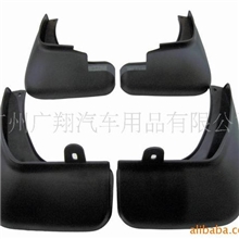 供应北京现代i30挡泥板