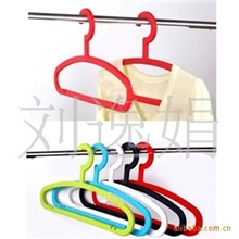 宜家彩色格美防滑衣架/塑料多用衣架/挂衣架