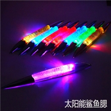 供应鲨鱼腮汽车太阳能爆闪灯汽车装饰灯行车警示灯装饰车标