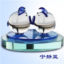 厂家直销吻猪水晶香水座汽车香水批发高档香水座车载香水瓶多色