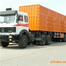 北奔重卡国二排放大载重量高箱式牵引车！！！