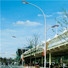 批发太阳能双臂路灯灯杆高邮户外路灯灯杆